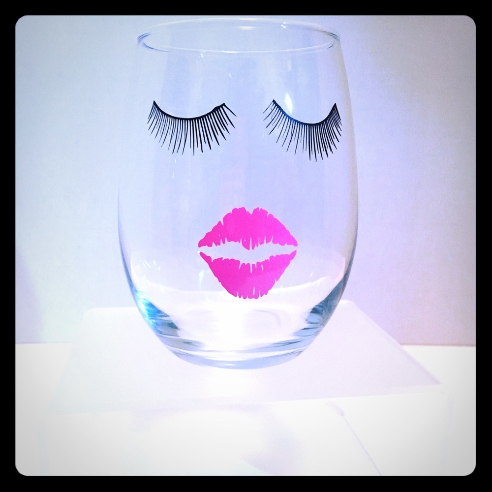 NWT Stemless Wine Glass Eye Lashes and Lips